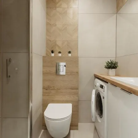 Apartment Bravo, F216 *